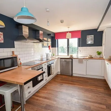 Apartment 2 Private In Shared With Kitchen *